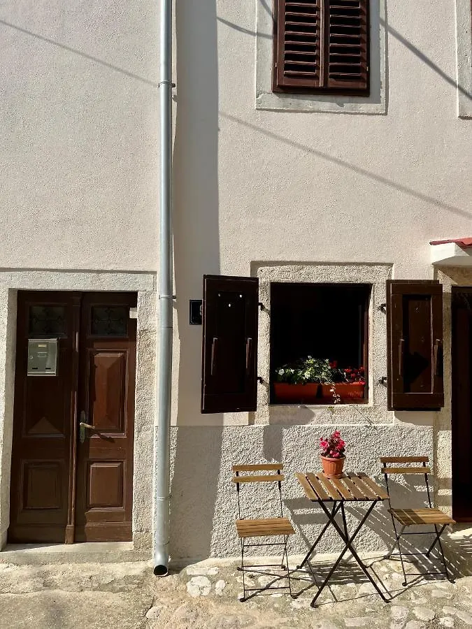 Studio Centar Cres 0*,